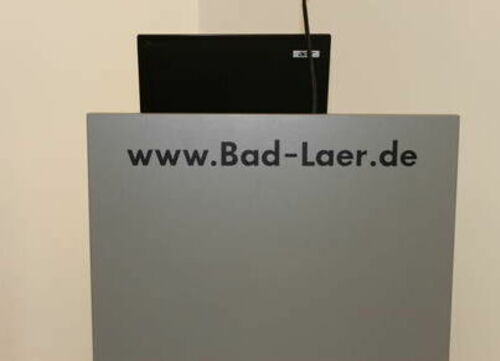 Pult mit Bad Laer Beschriftung