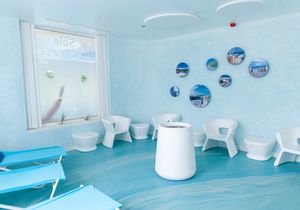 Hier sehen Sie die Sole-Lounge.
Die Lounge ist im Sole-Vital.