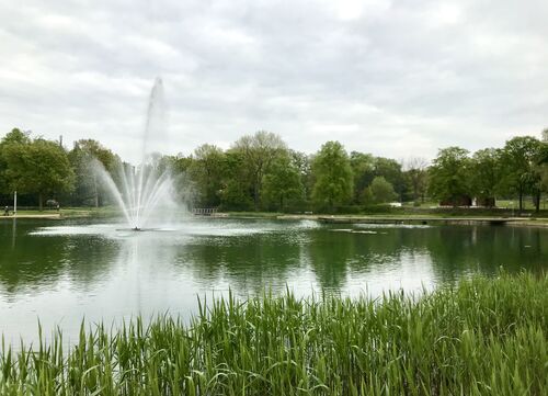 Fontäne im Glockensee im Bad Laerer Kurpark