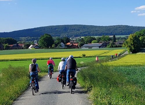 Radfahrer in malerischer Kulisse