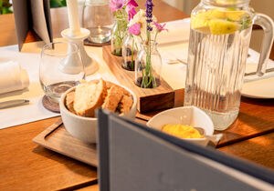 gedeckter Tisch im Bio-Restaurant goldwerth