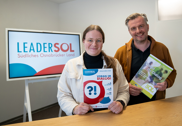 Regionalmanagerin Nicole Borth und Berater Michael Ripperda helfen gerne, eine Projektförderung auf den Weg zu bringen. (Foto: pro-t-in GmbH) Regionalmanagement Team