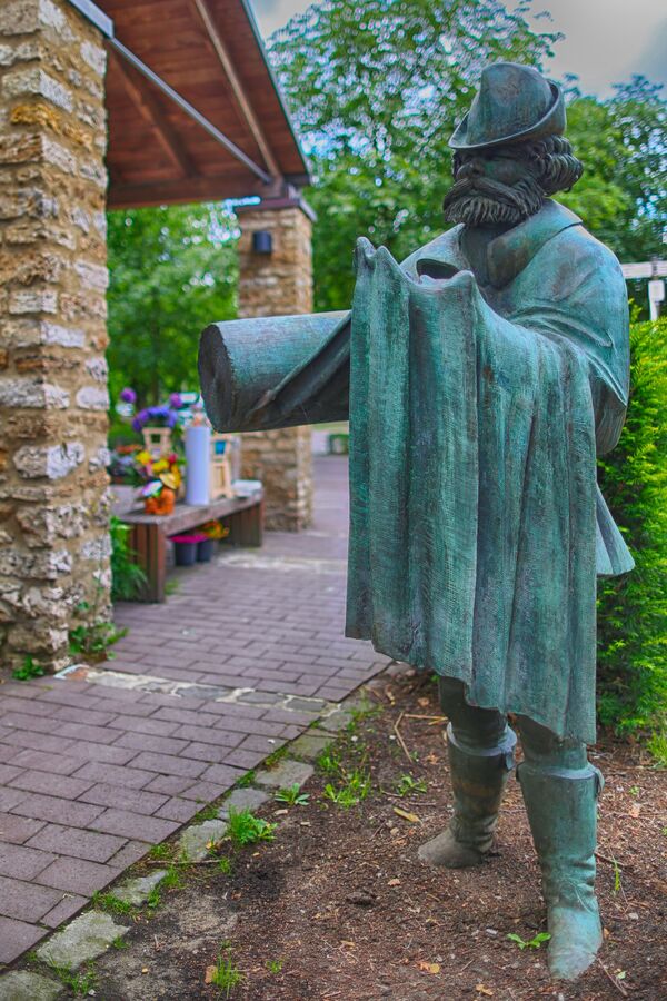 Leineweber Skulptur
