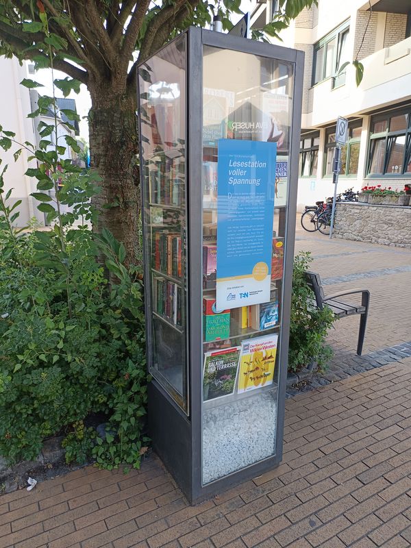 Bücherschrank