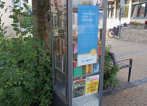 Bücherschrank